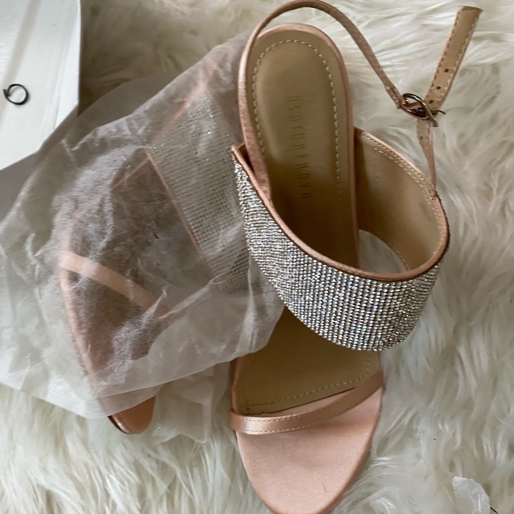 Heels - Picture 2 of 4